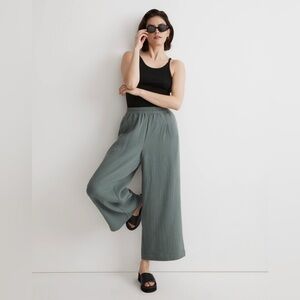 The Untailored Wide-Leg Crop Pant in Lightspun
